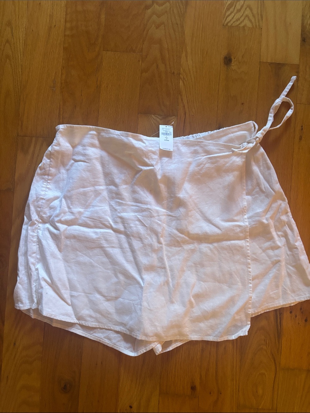 Old Navy White Wrap Skort with Side Tie